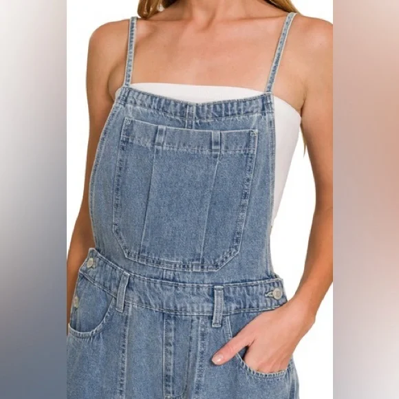 NWT Wide Leg Crop Cropped Medium Washed Denim Adjustable Strap Jean Overalls - Picture 9 of 11